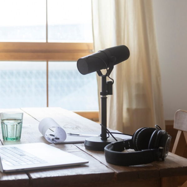Creating an Ergonomic Podcast Studio for Comfort and Productivity